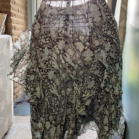 Flowing beautiful skirt - Picture 1 of 6